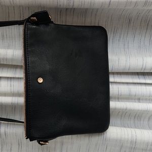 Small Lauren Conrad black purse